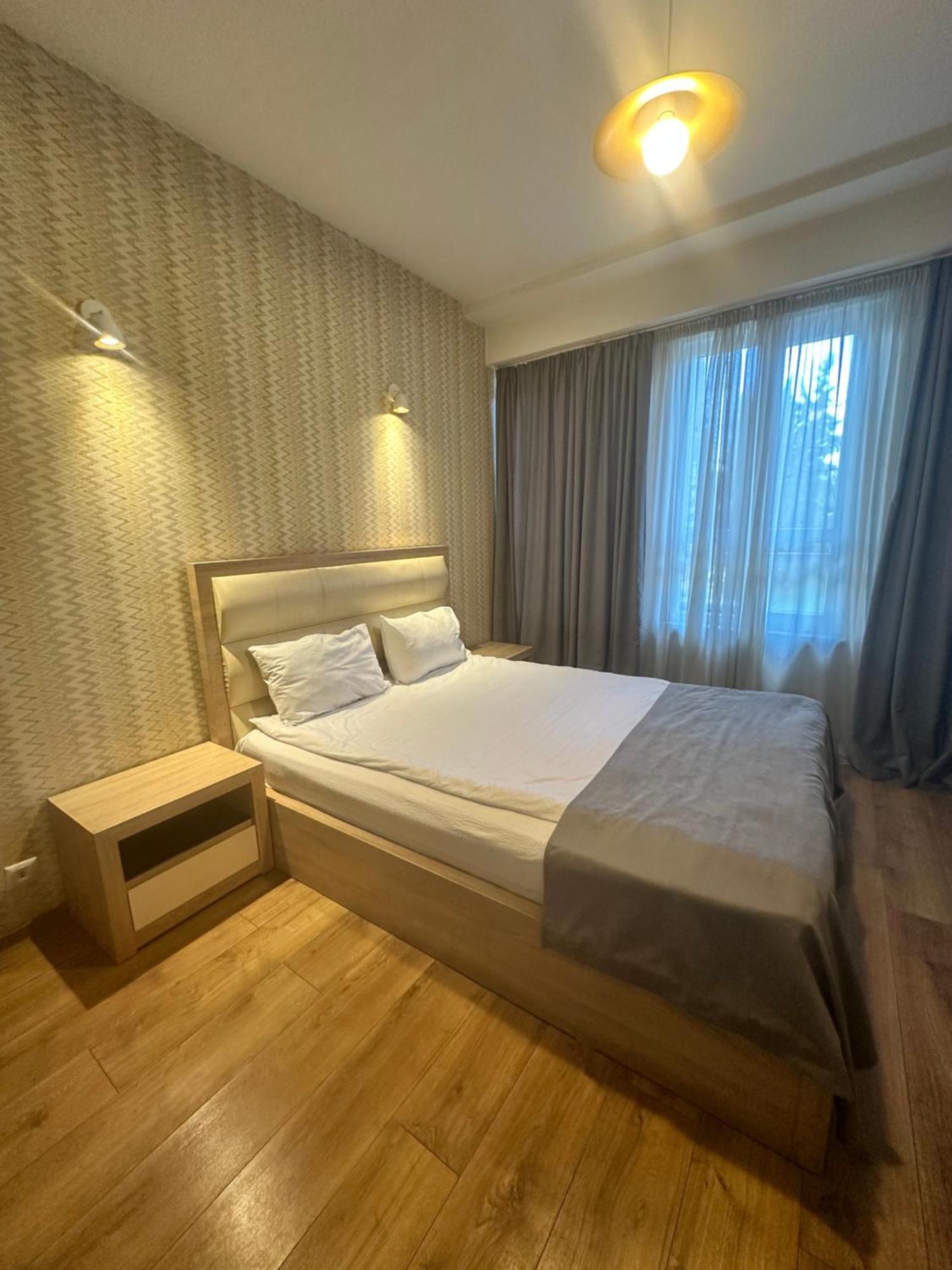 Hotel Lile Tiflis Exterior foto