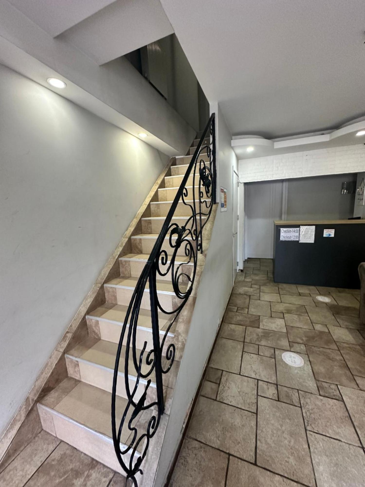 Hotel Lile Tiflis Exterior foto