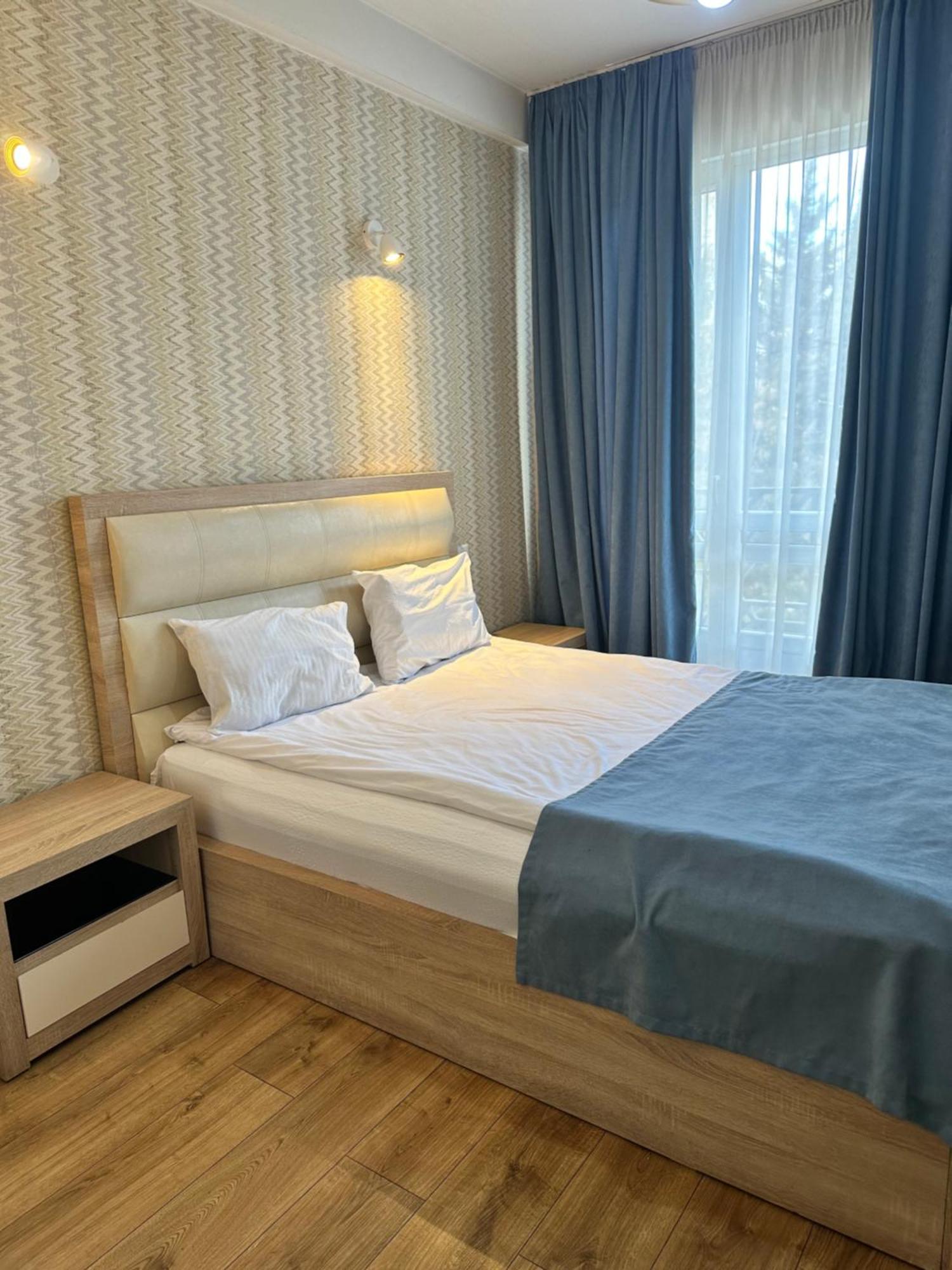 Hotel Lile Tiflis Exterior foto
