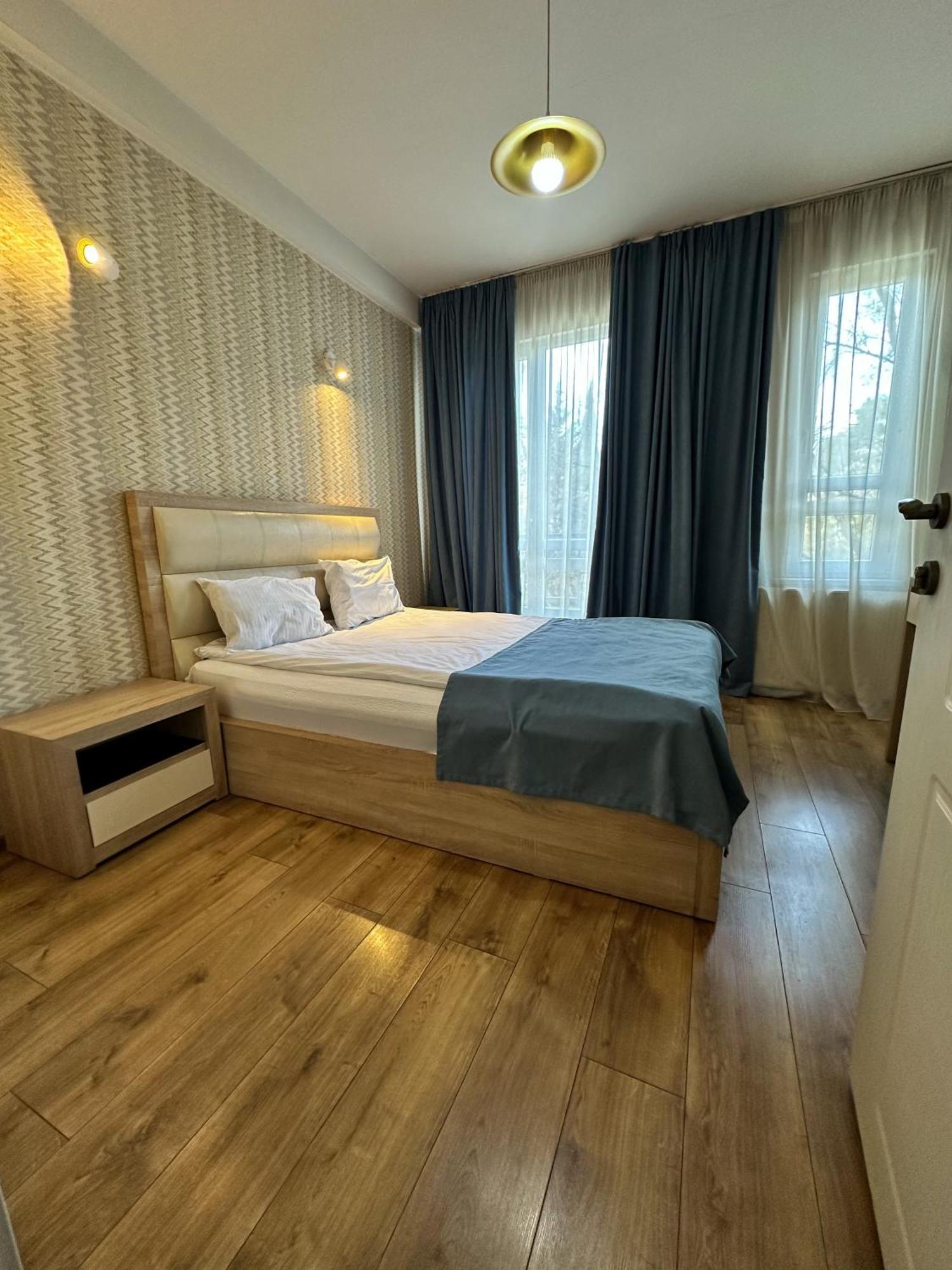 Hotel Lile Tiflis Exterior foto